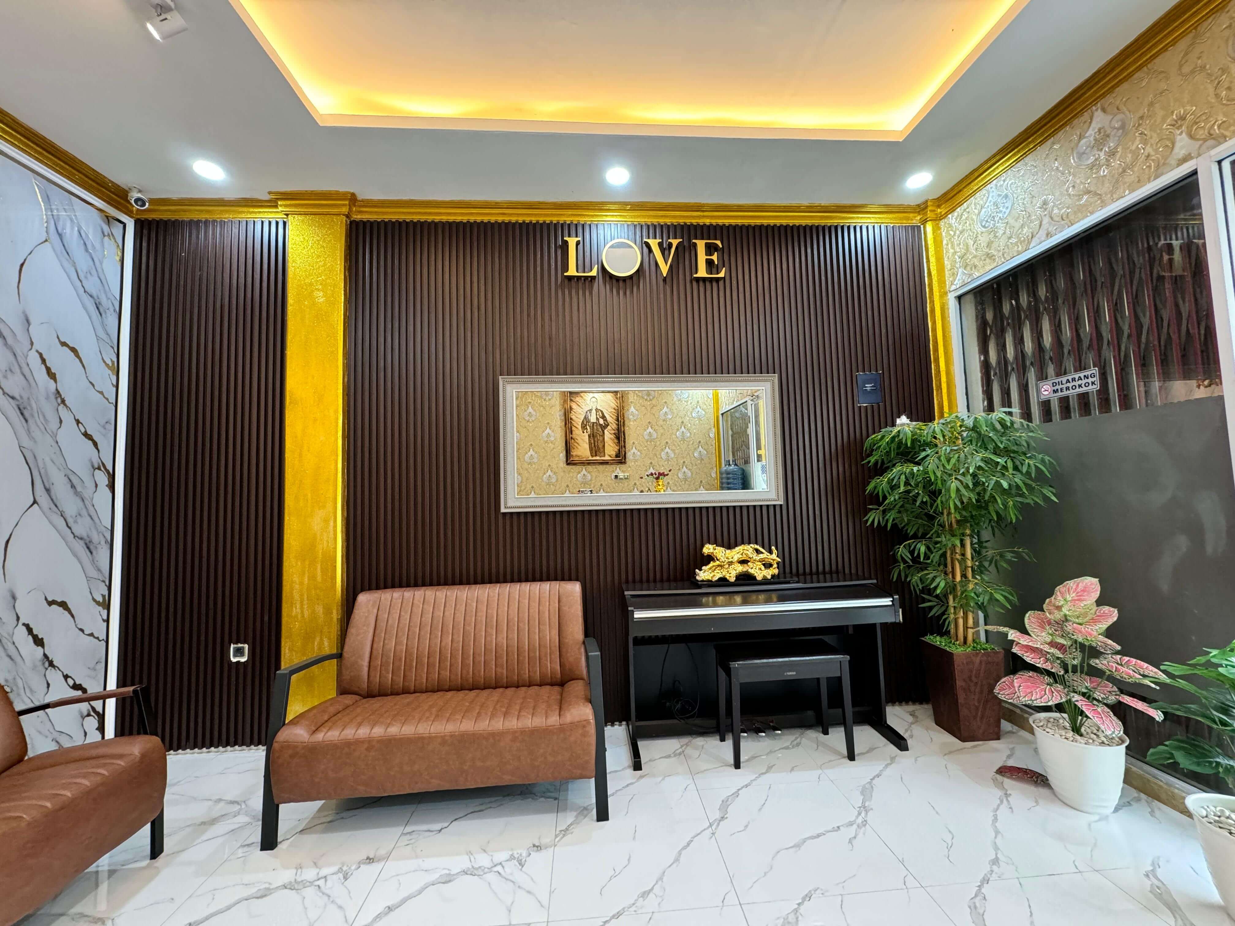 Ruang konsultasi privat untuk klien Maikel Law Firms